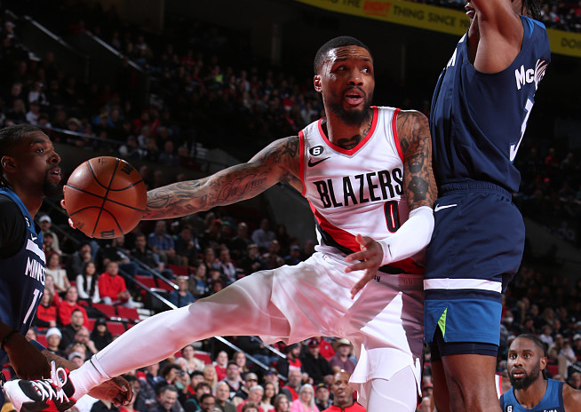  戈贝尔盖帽创新高森林狼大胜开拓者巩固排位