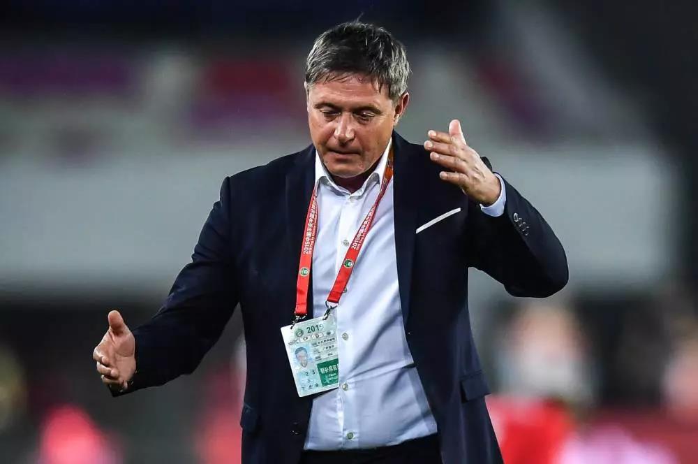  圣埃蒂安遭遇五连败，主帅面临下课危机